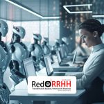 La Inteligencia Artificial (IA) ha dejado de ser una promesa futurista y se ha convertido en una herramienta esencial para las empresas. Desde la aparición de plataformas de IA generativa, como ChatGPT, en menos de tres años, las organizaciones han comenzado a integrar estas tecnologías en áreas estratégicas, incluyendo Recursos Humanos (RR.HH.). En Chile, la adopción de la IA en RR.HH. está cambiando la manera en que las empresas gestionan talento, optimizan procesos y toman decisiones.